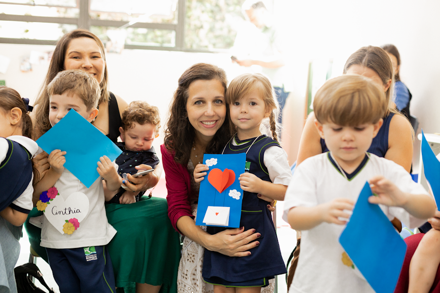 EDUCAÇÃO INFANTIL CELEBRA DIA DAS MÃES EM MANANCIAIS