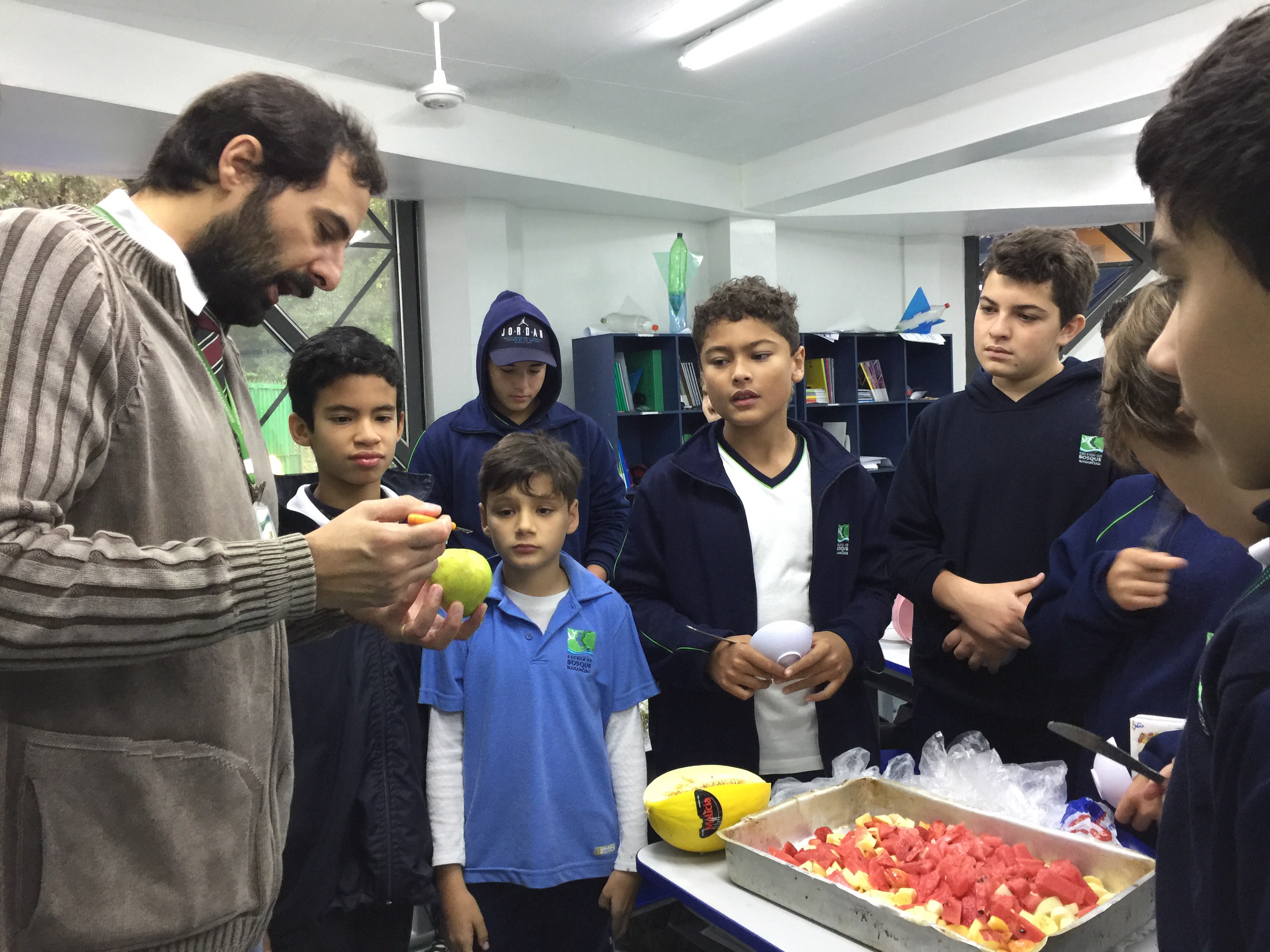 Frutas na Aula de Ciências do 7º ano